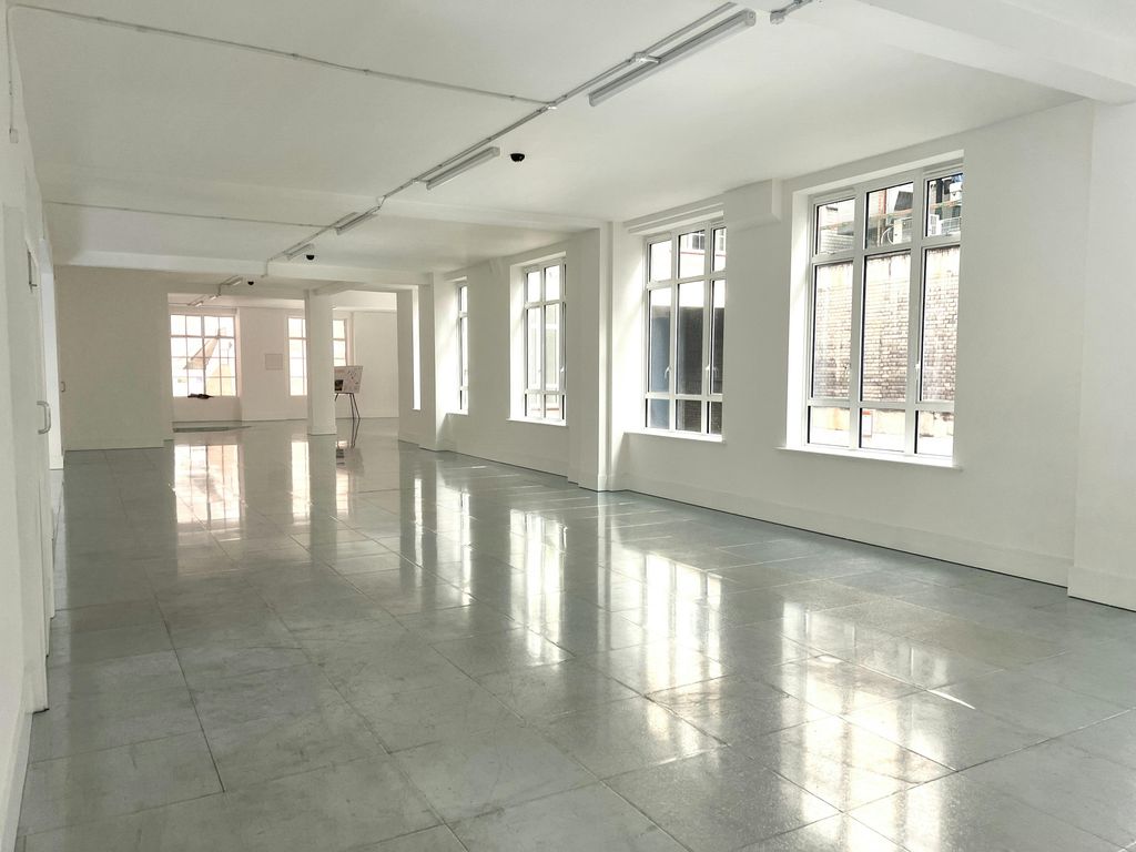 Property photo 2 of 16 2024 09 04  22 Upper Woburn Place London WC1H 0Hw  Internal 3.Jpg