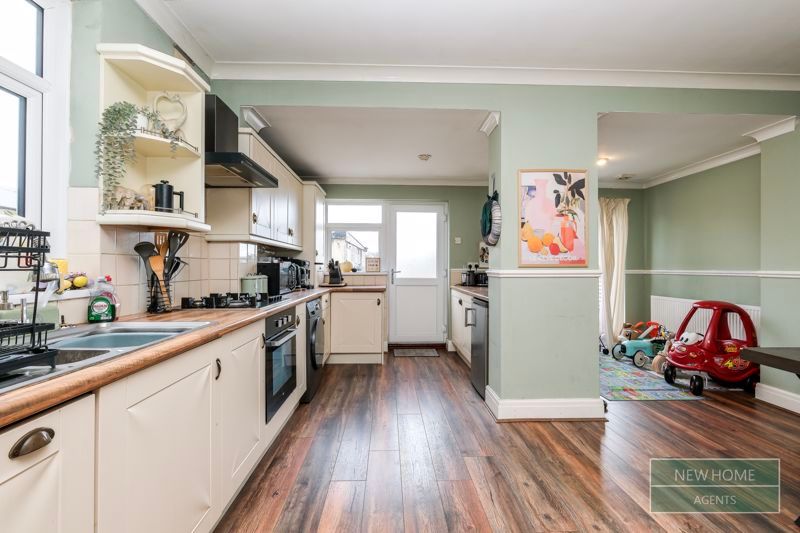 Property photo 3 of 22 Photo 12