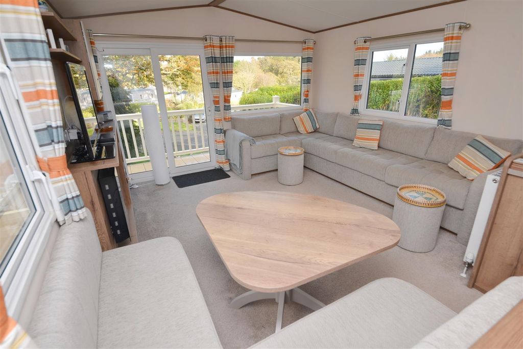 Property photo 3 of 13 Living / Dining Area