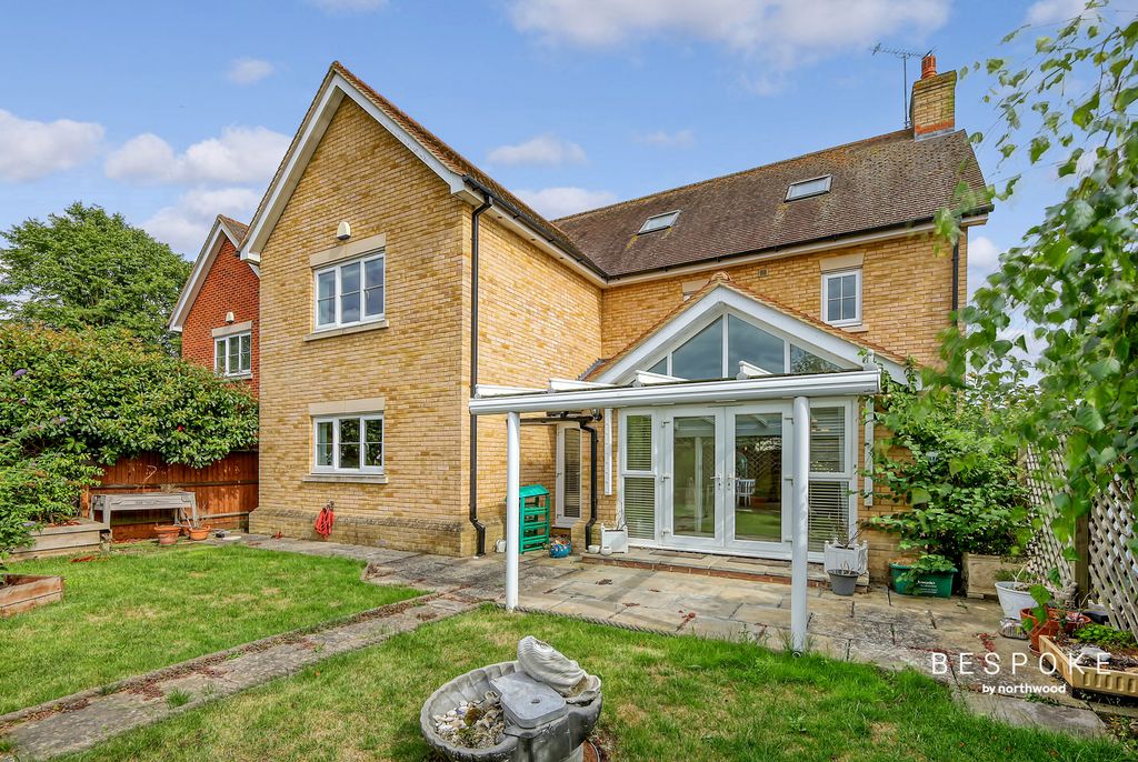 Property photo 2 of 34