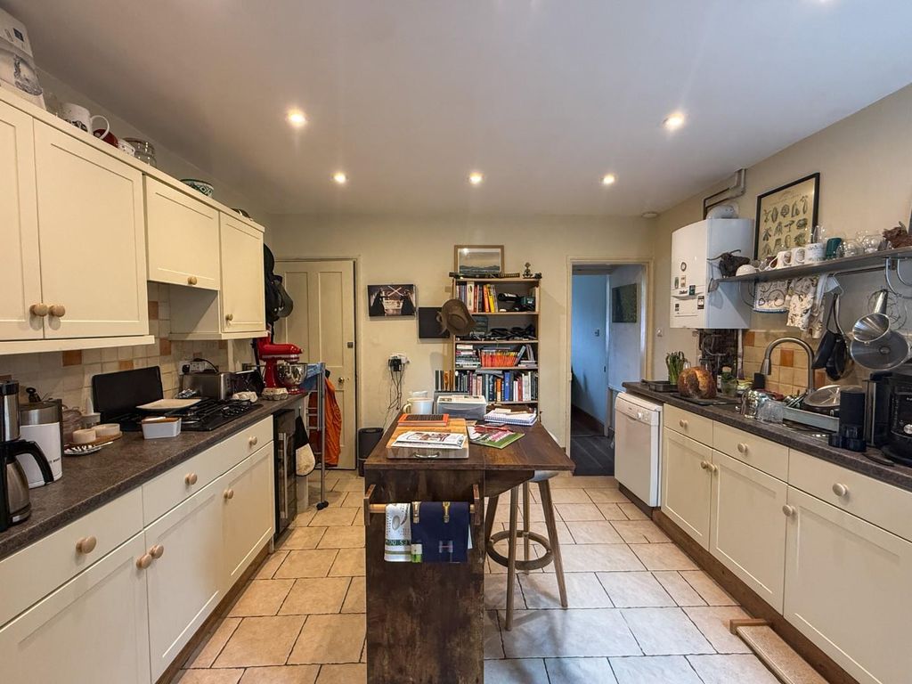 Property photo 3 of 15 Kitchen