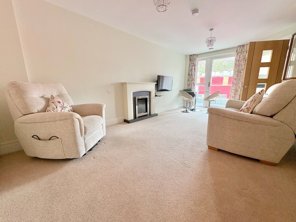 Property photo 2 of 34