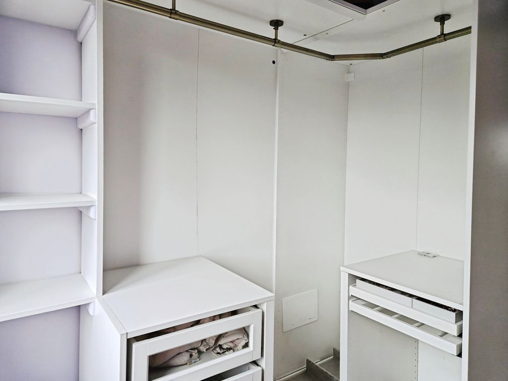 Property photo 3 of 20 Bedroom Three