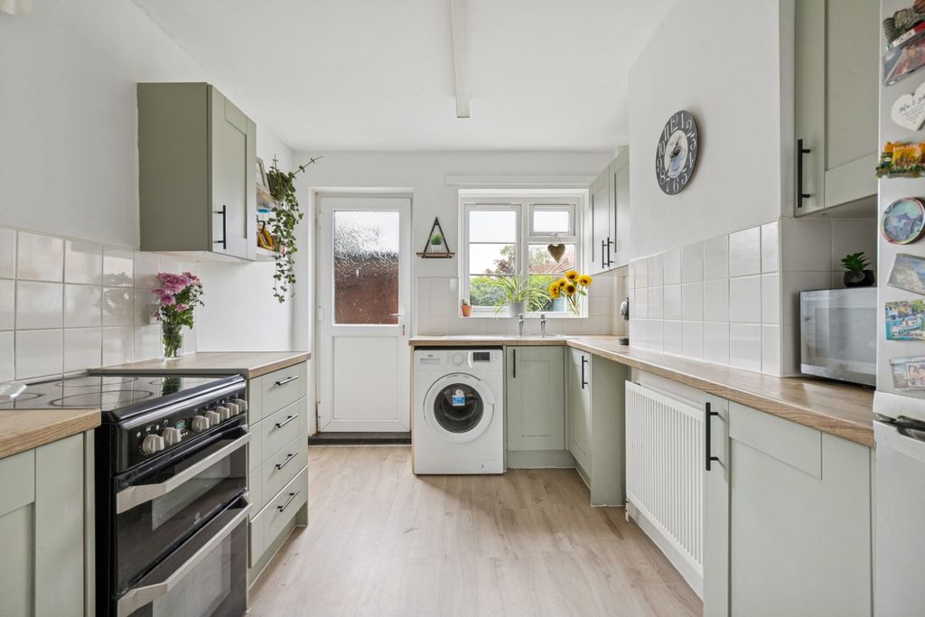 Property photo 3 of 13 5214876