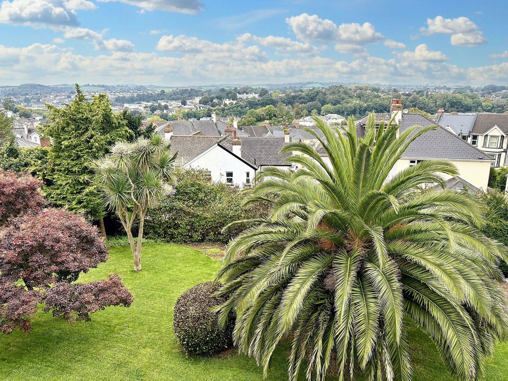 Property photo 3 of 30