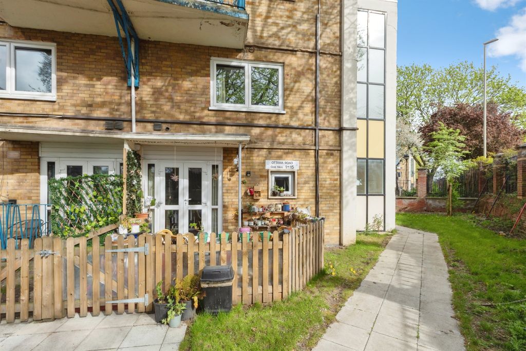 Property photo 1 of 17