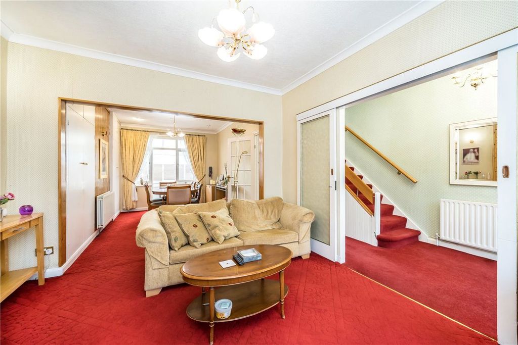 Property photo 2 of 18