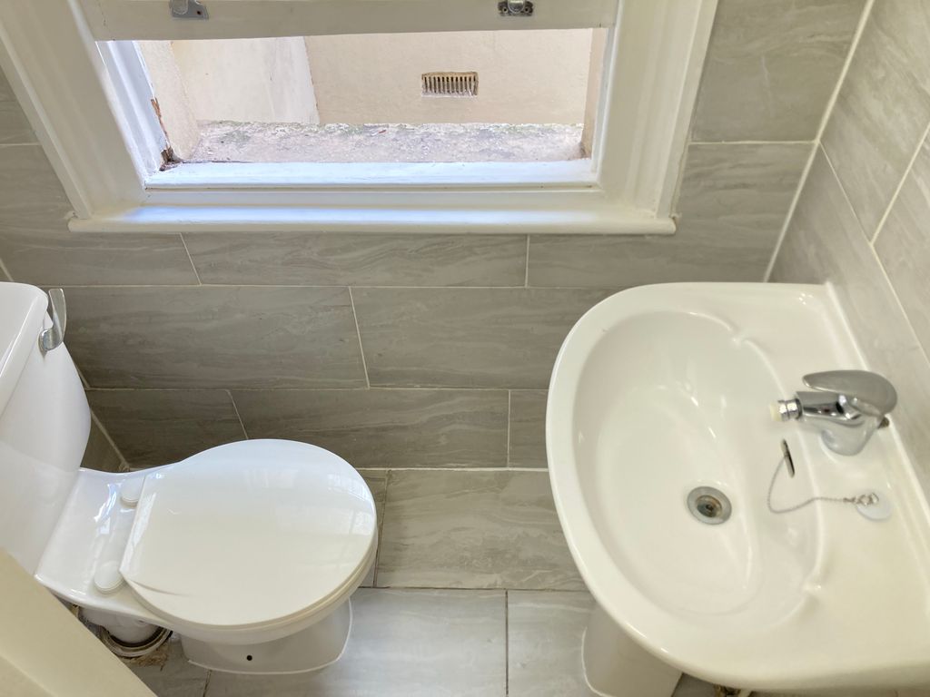 Property photo 2 of 3
