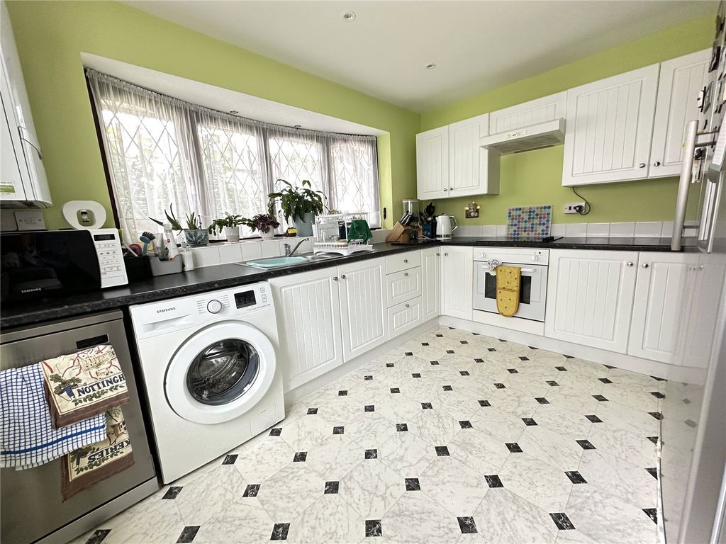 Property photo 2 of 12 Picture No. 18