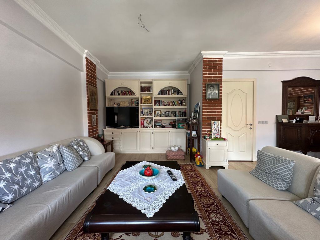 Property photo 3 of 39