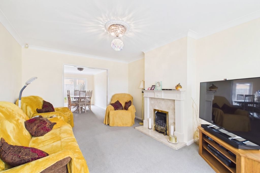 Property photo 3 of 17 Cam02279G0-Pr0159-Still006-001