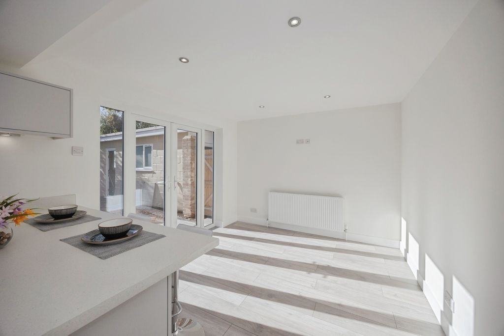 Property photo 3 of 20 Photo