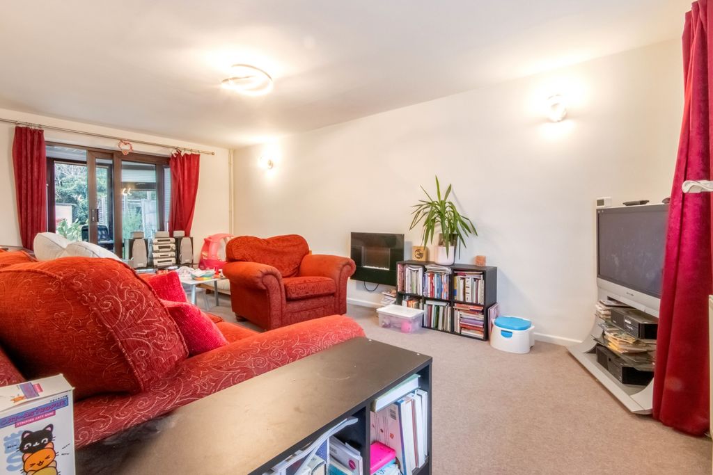 Property photo 2 of 15 Longden-03