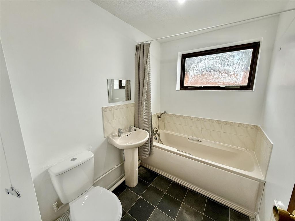 Property photo 3 of 6 Bathroom