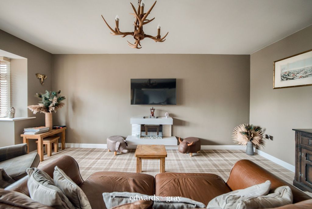 Property photo 3 of 25