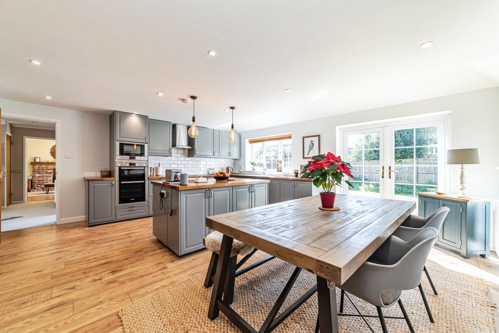 Additional image 8 of 4 bed detached house for saleSowbury Park, Newbury RG20