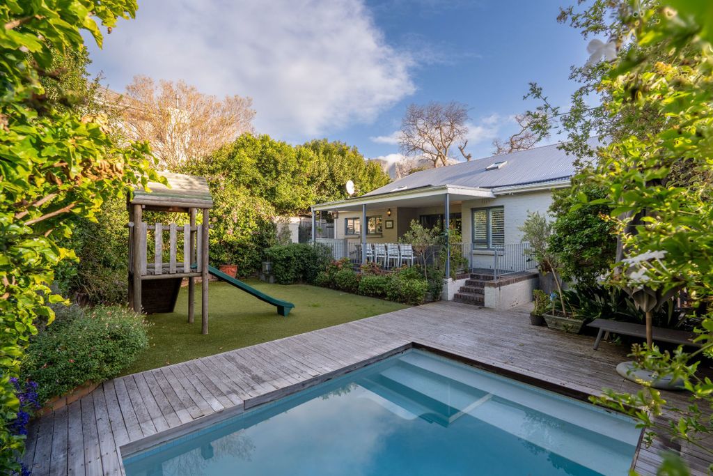 Property photo 1 of 42 Kw1740915