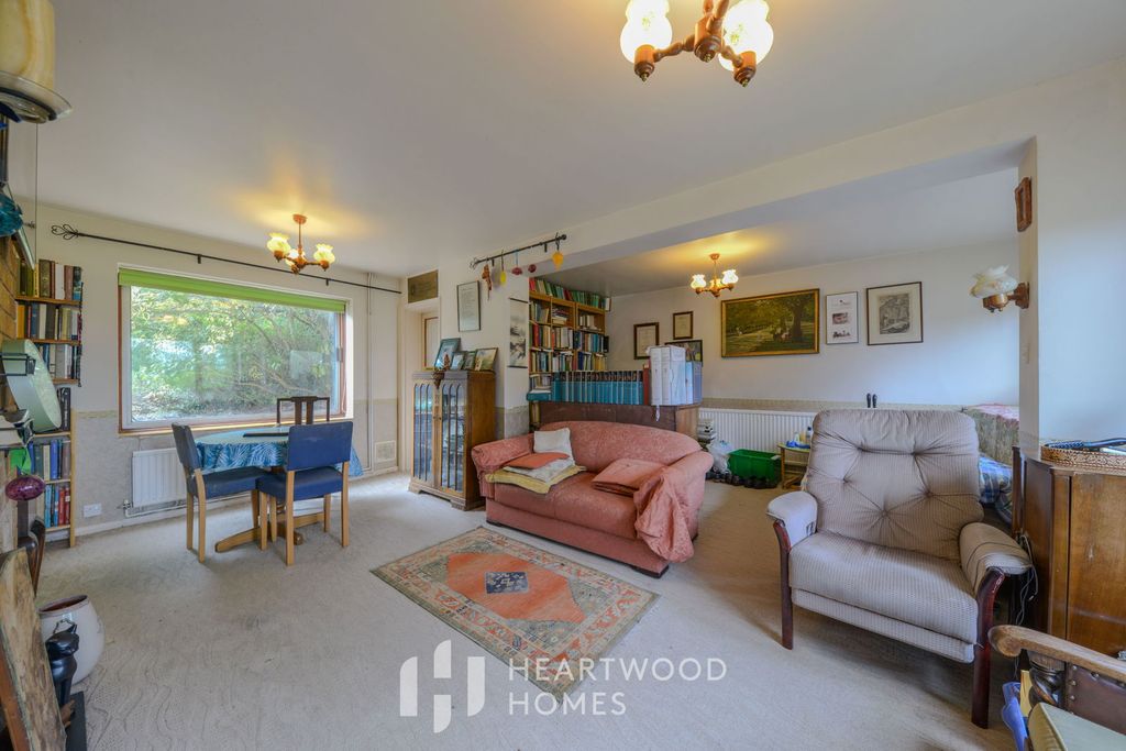 Property photo 3 of 27