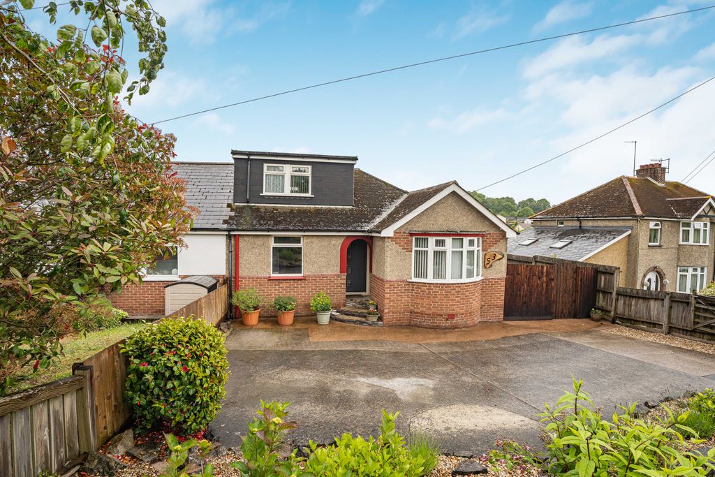 Property photo 1 of 31
