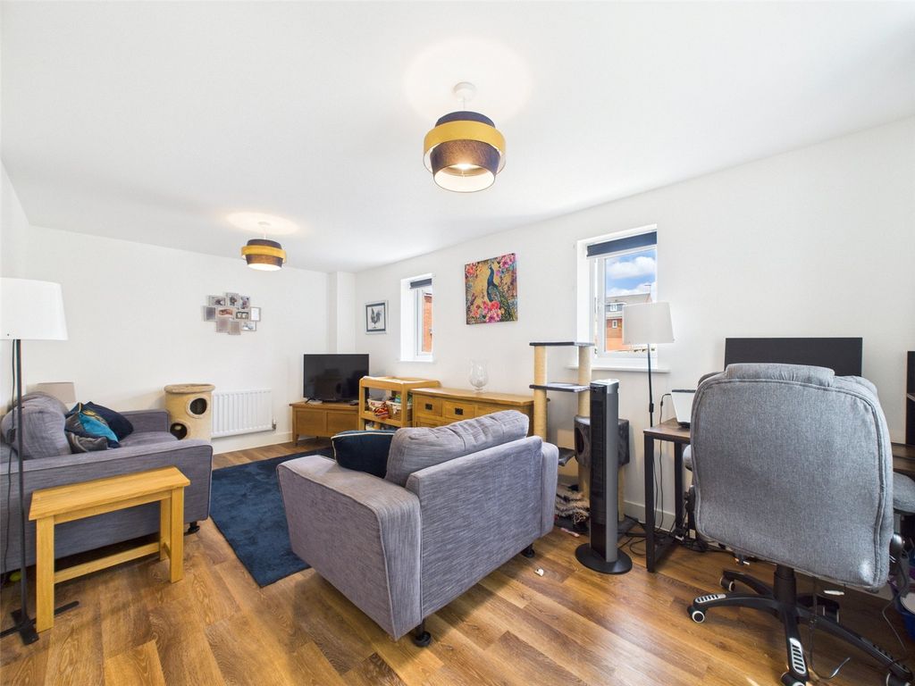 Property photo 2 of 19 Picture No. 13