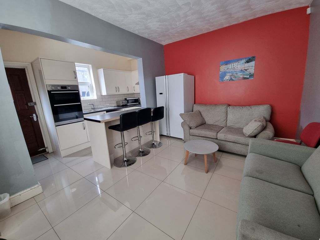 Property photo 1 of 12 Crofton Street