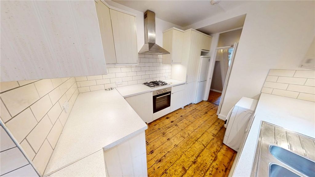 Property photo 2 of 9 Picture No. 21