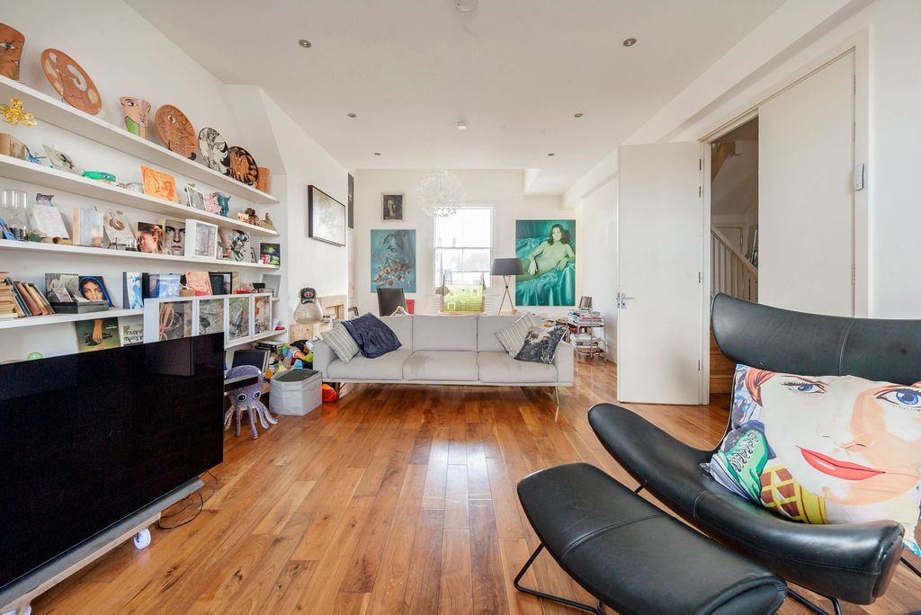 Property photo 3 of 21