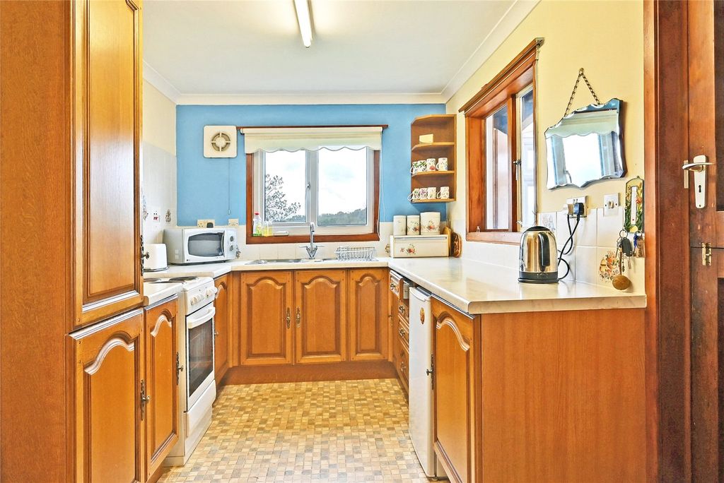 Property photo 3 of 21 Kitchen