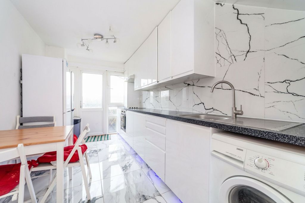 Property photo 2 of 12 Kitchen