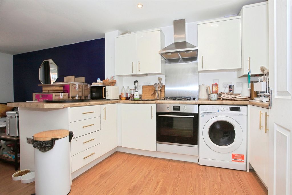 Property photo 2 of 17