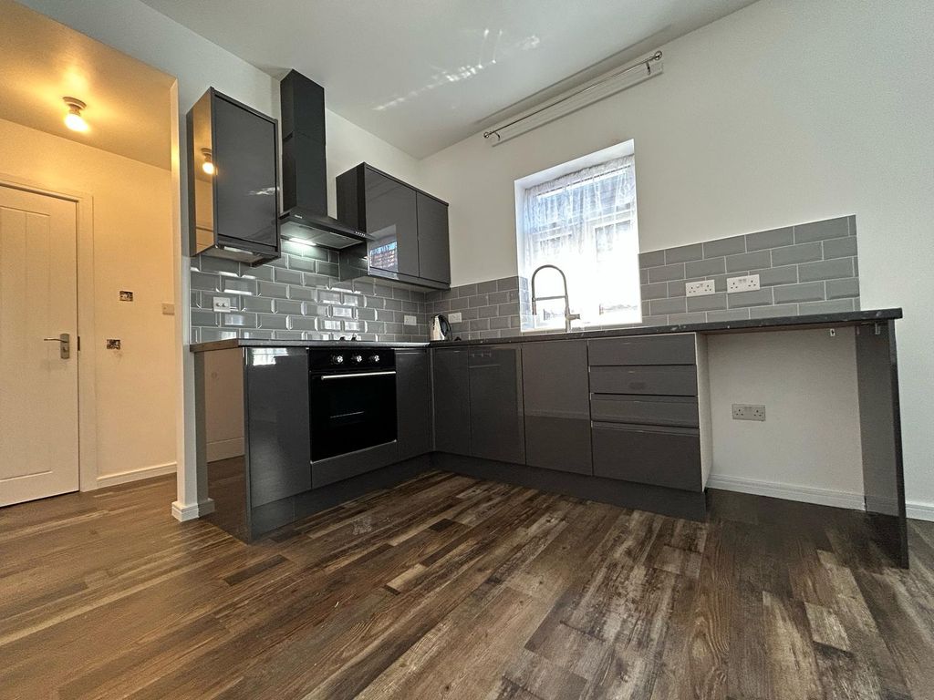 Property photo 2 of 5 Zdjecie Whatsapp 2025-05-13 O 14.34.46_212Ac20d