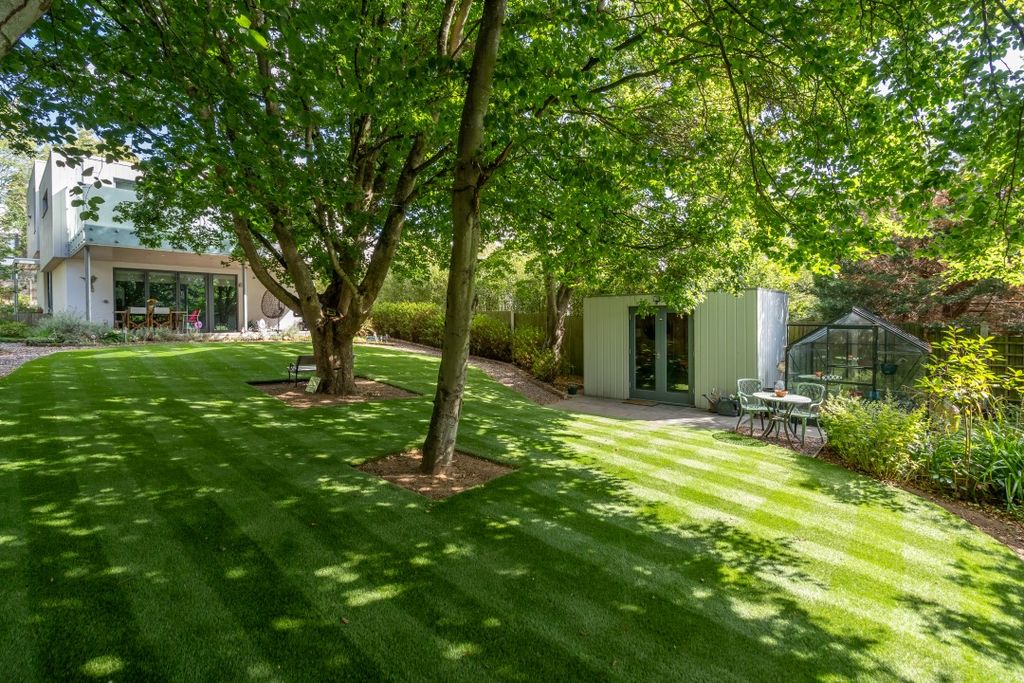 Property photo 3 of 31