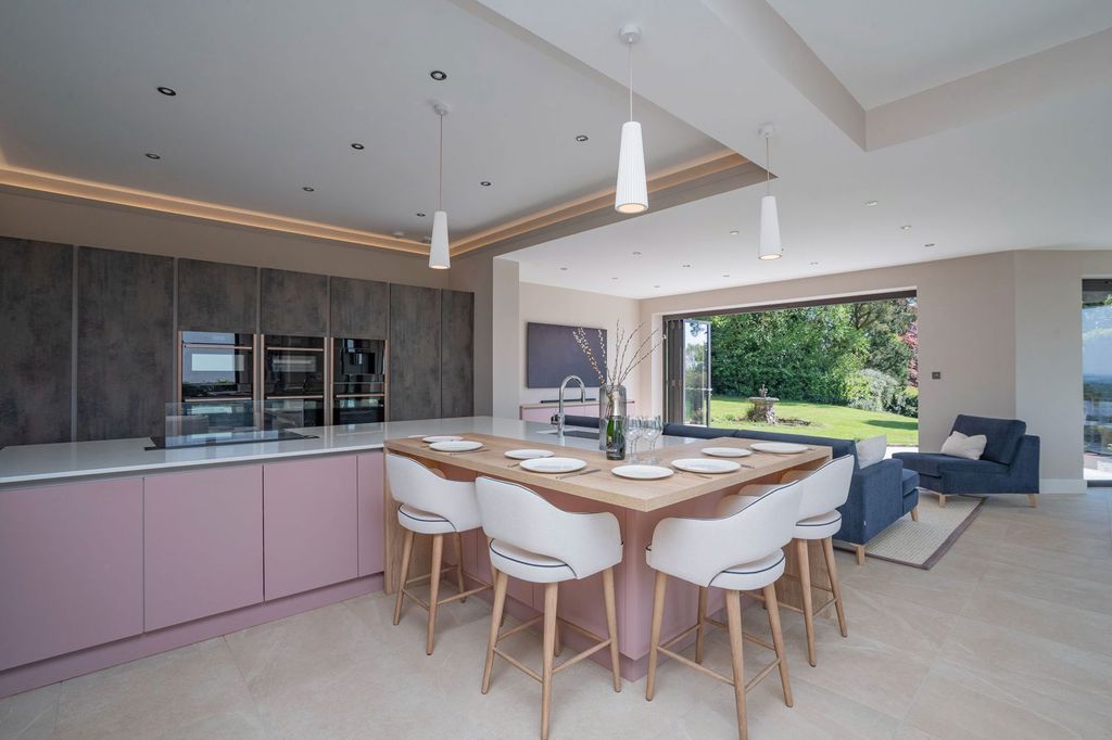 Property photo 3 of 26