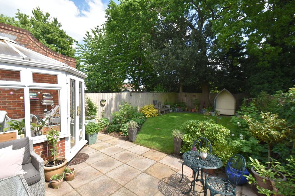 Property photo 3 of 20 Garden
