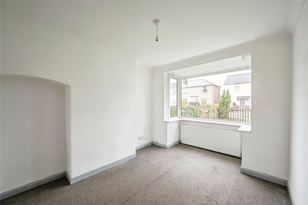 Property photo 3 of 20 Living Room