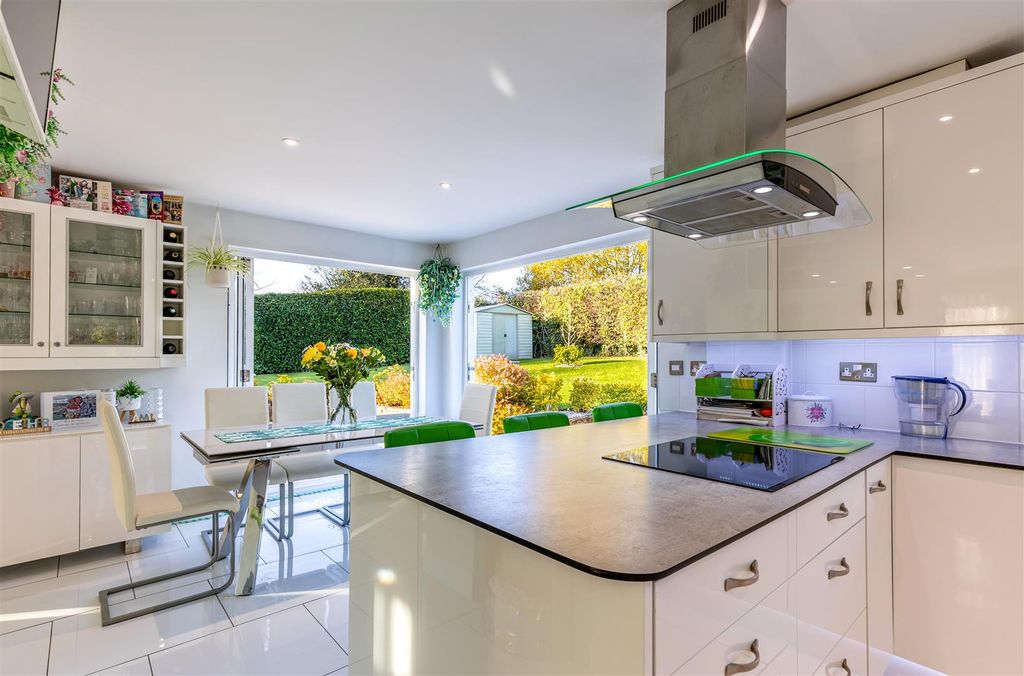 Property photo 3 of 28 Bx1A4998-Hdr.Jpg