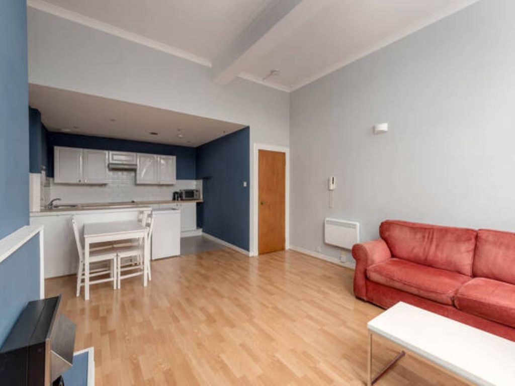 Property photo 3 of 8 3
