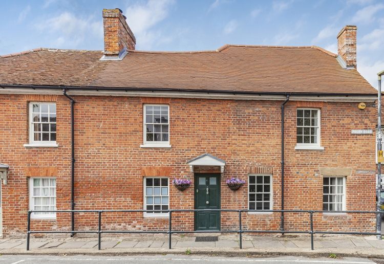 Property photo 1 of 12 304632 Street Shot