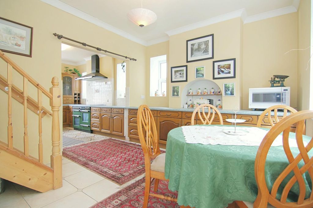 Property photo 2 of 19 Dining Space