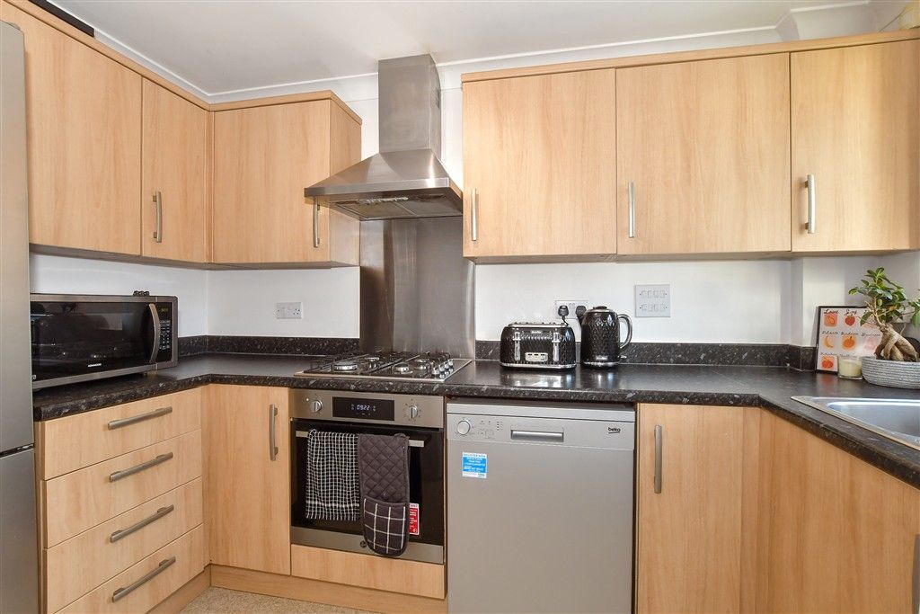 Property photo 3 of 10 Kitchen