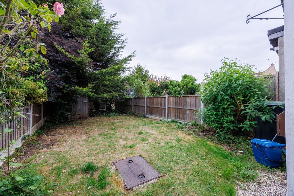 Property photo 2 of 21 Garden