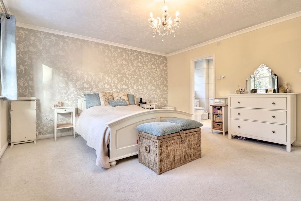 Additional image 15 of 5 bed detached house for saleWyldwood Close, Harlow CM17