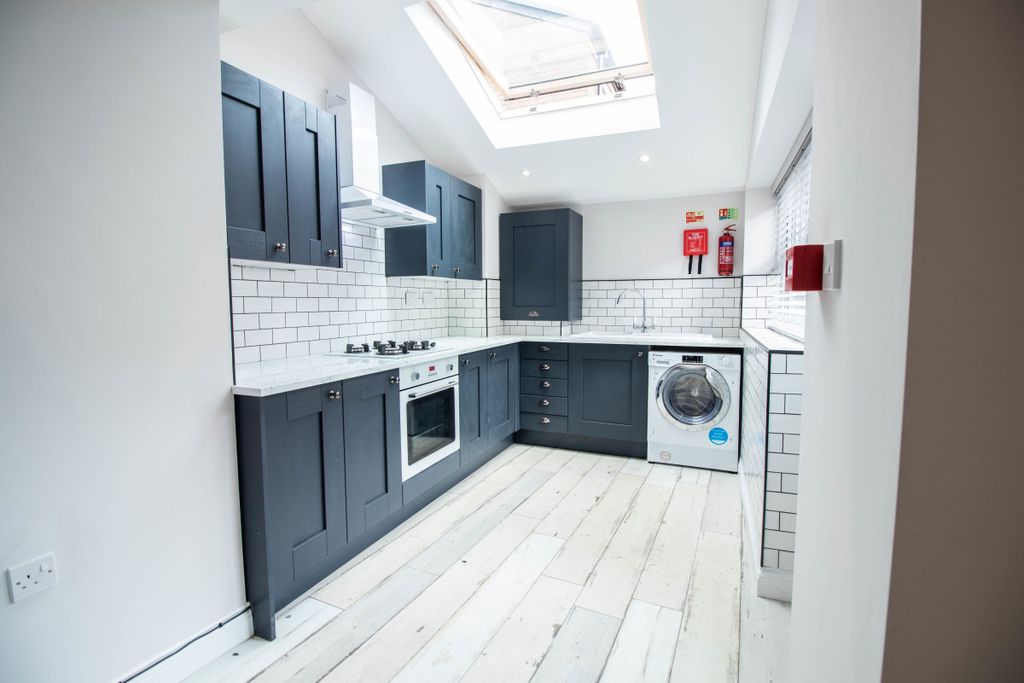 Property photo 3 of 7 2 Jamieson Road