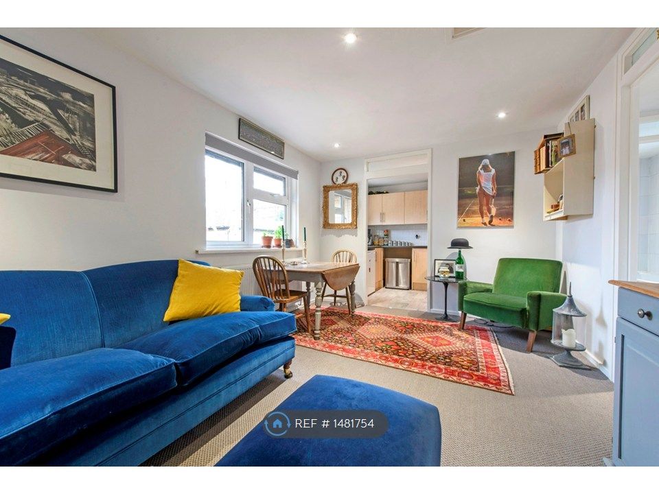 Property photo 1 of 7 Living Room