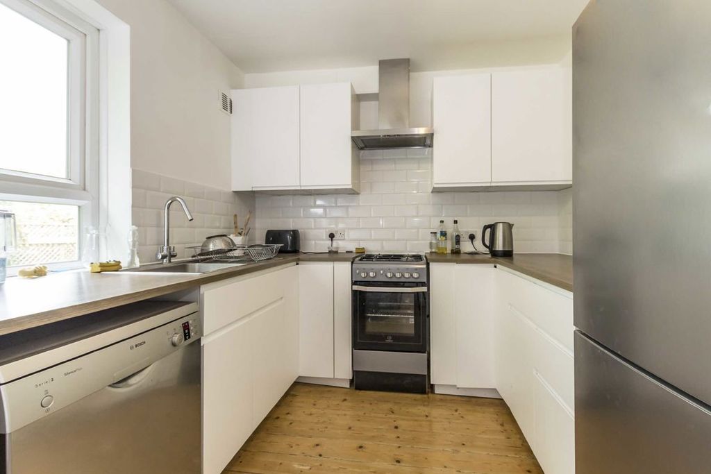 Property photo 3 of 4