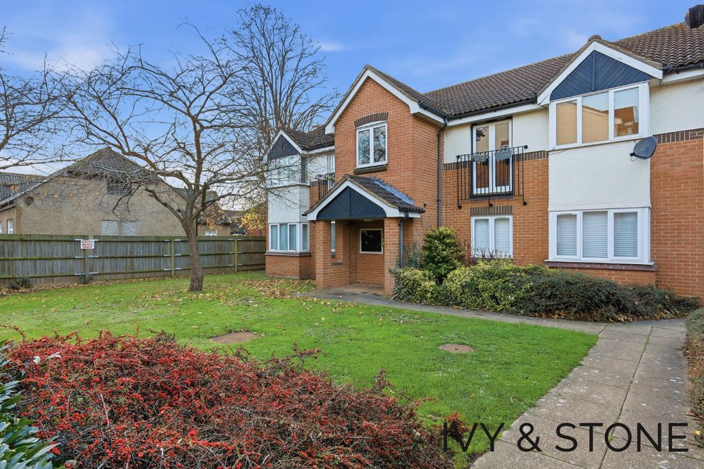 Property photo 1 of 12 4753670