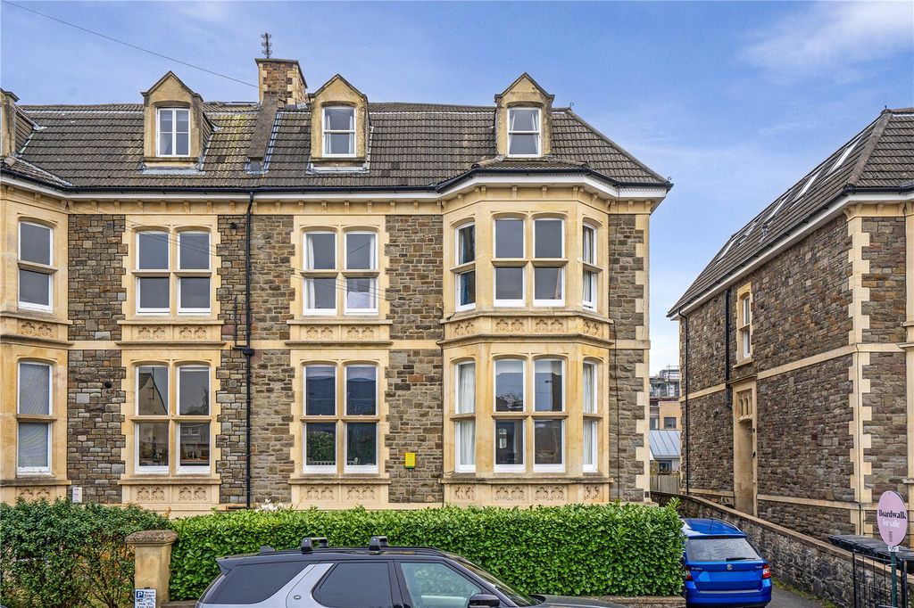 Property photo 1 of 10 Front Elevation