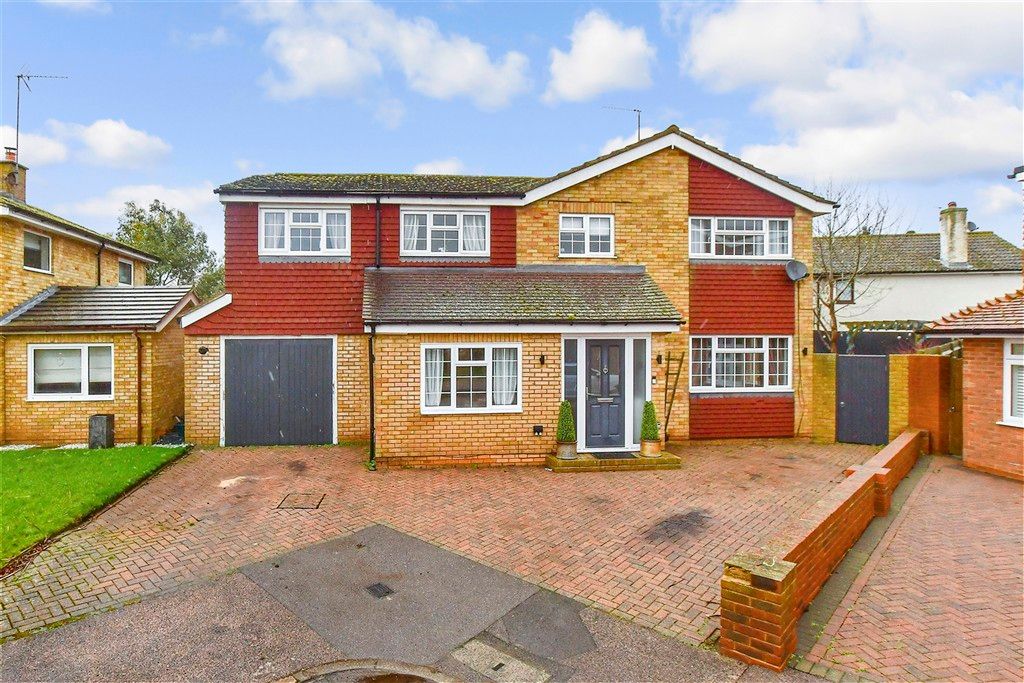 Property photo 1 of 17 Front