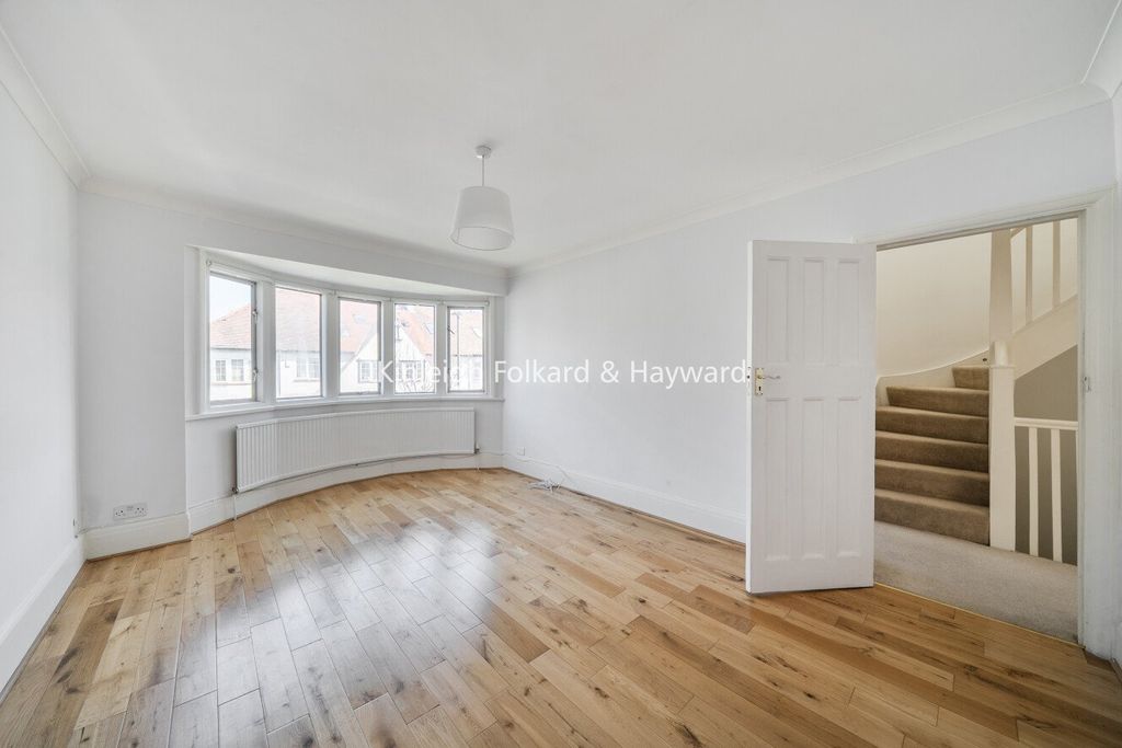 Property photo 3 of 17 Picture No. 06