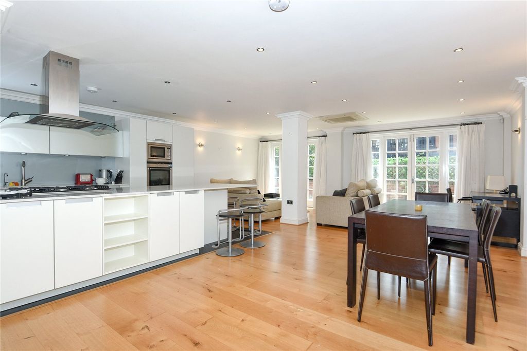 Property photo 2 of 9 Picture No. 15